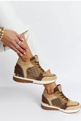 Solea Chestnut Sneakers
