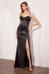 Fitted Dress With A Sweetheart Neckline And Thin Straps