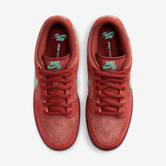 Men's Nike SB Dunk Low 'Mystic Red' Shoes