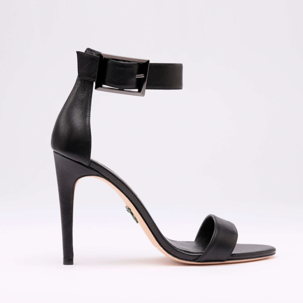 Michaela V Chapman Heels • Black
