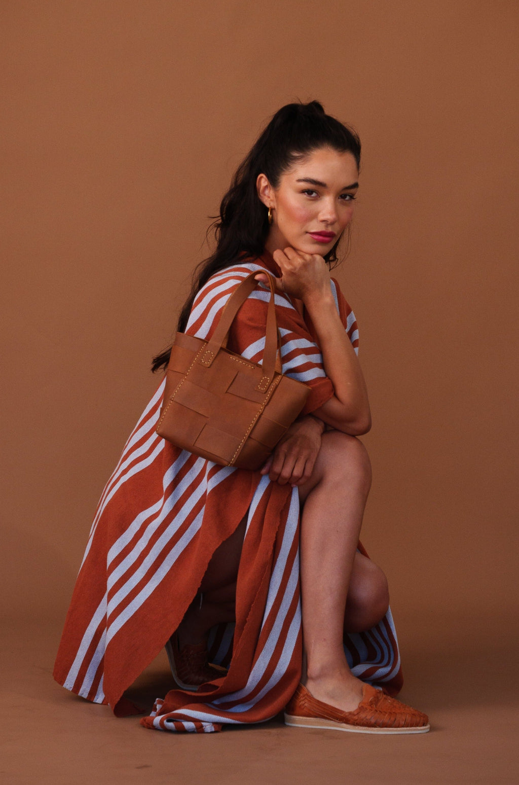 CARMEN BASKET BAG // CAMEL