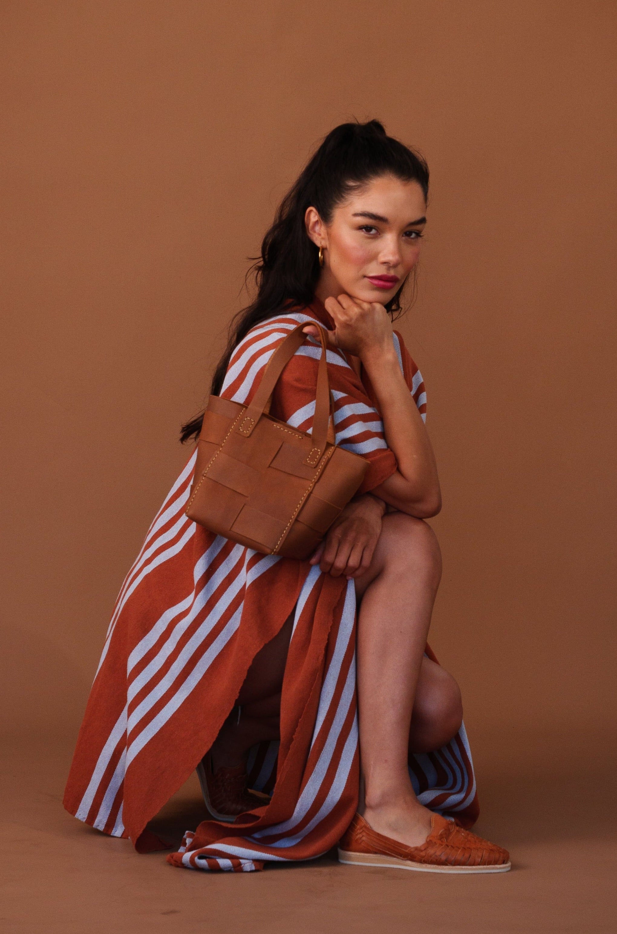 CARMEN BASKET BAG // CAMEL