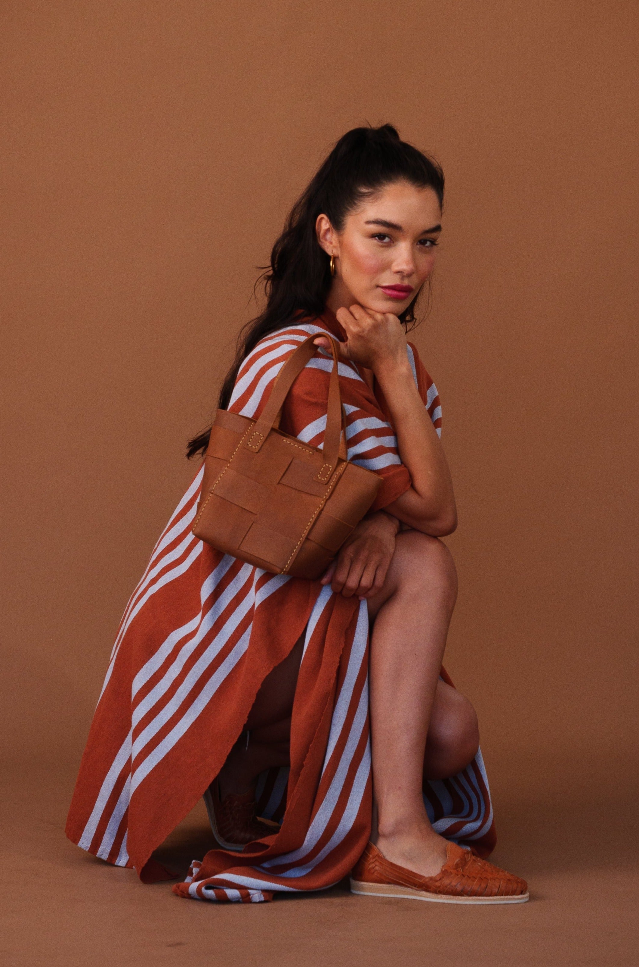CARMEN BASKET BAG // CAMEL