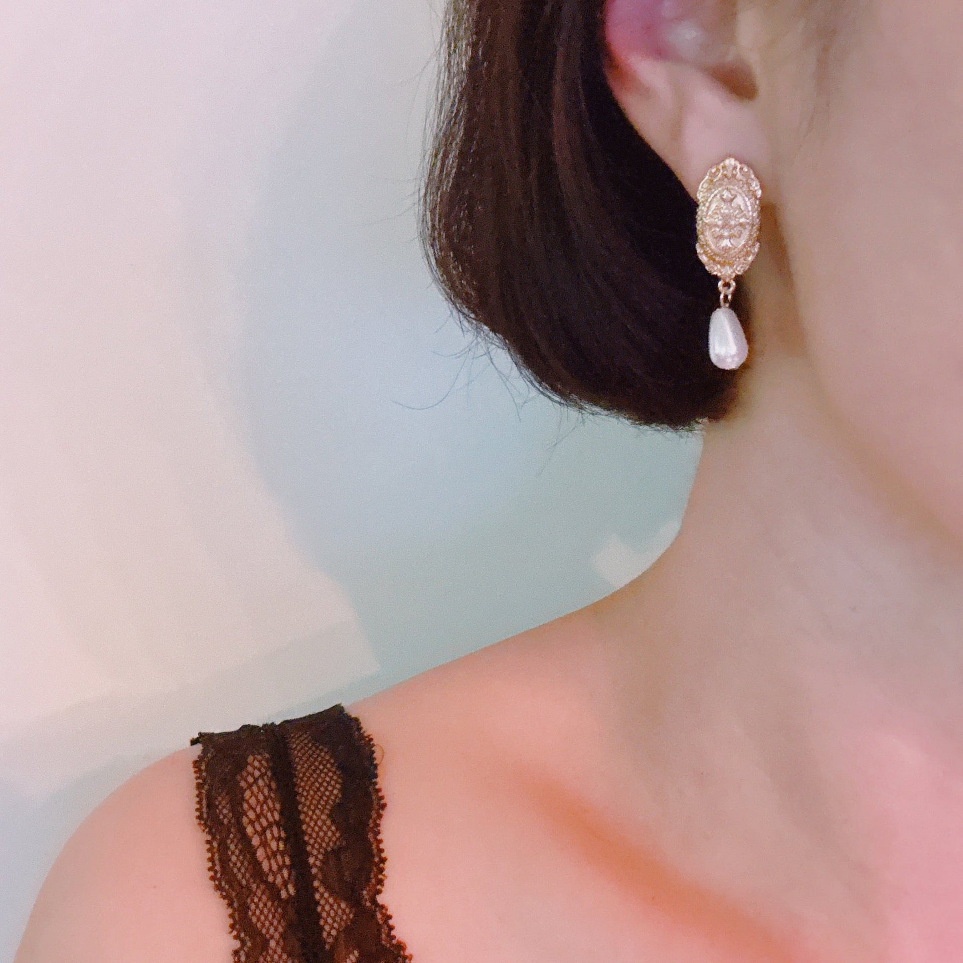 Vintage Cross Pearl Drop Earrings – Elegant Teardrop Accents